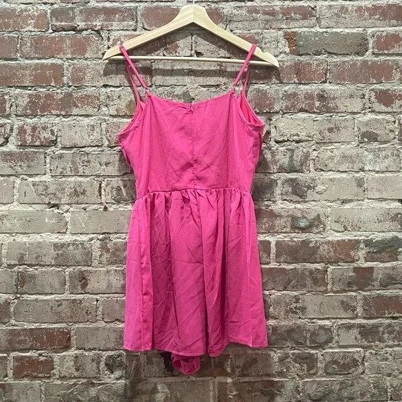 SPRING SALE! NWT Nasty Gal Petite Bust Detail Strappy Playsuit  Size 0 - Picture 7 of 7